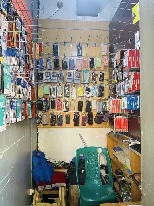 La classe, Electronics in Downtown Chic, City Market, Kigali