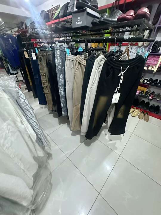 WWW.AKWANDA.COM, Fashion in Downtown Chic, Downtown Streets, Kigali