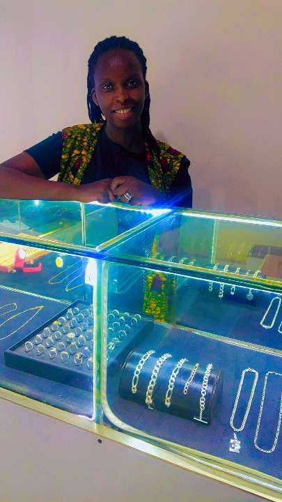 Bijouter Bright chez soso, Fashion in Nyamirambo, Kwamutwe, Kigali