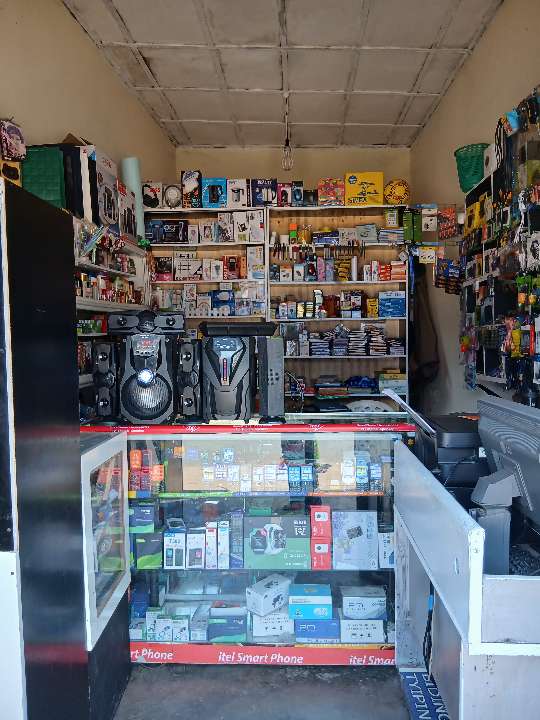 Confidence technology, Electronics in Kimisagara, Kuntaraga, Kigali