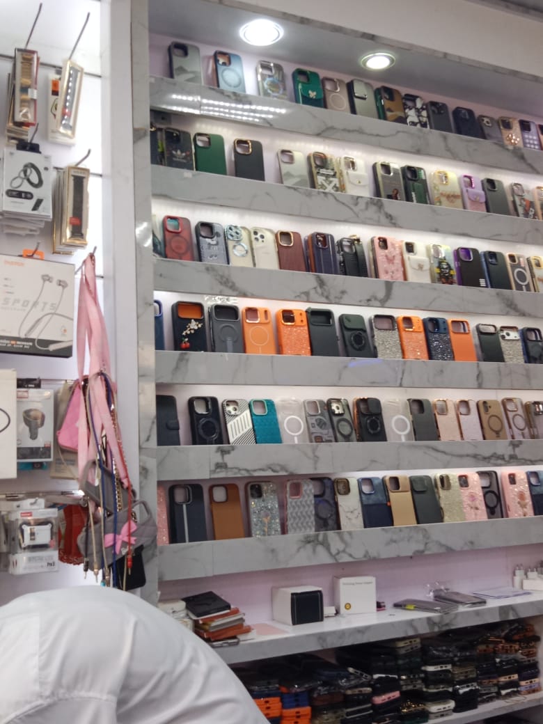 cars,phone,Laptop, Electronics in Downtown Chic, City Market, Kigali