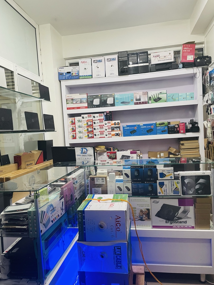 One Direction technology Ltd, Electronics in Downtown Chic, T2000, Kigali